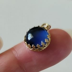 14K Gold Mood Stone Pendant